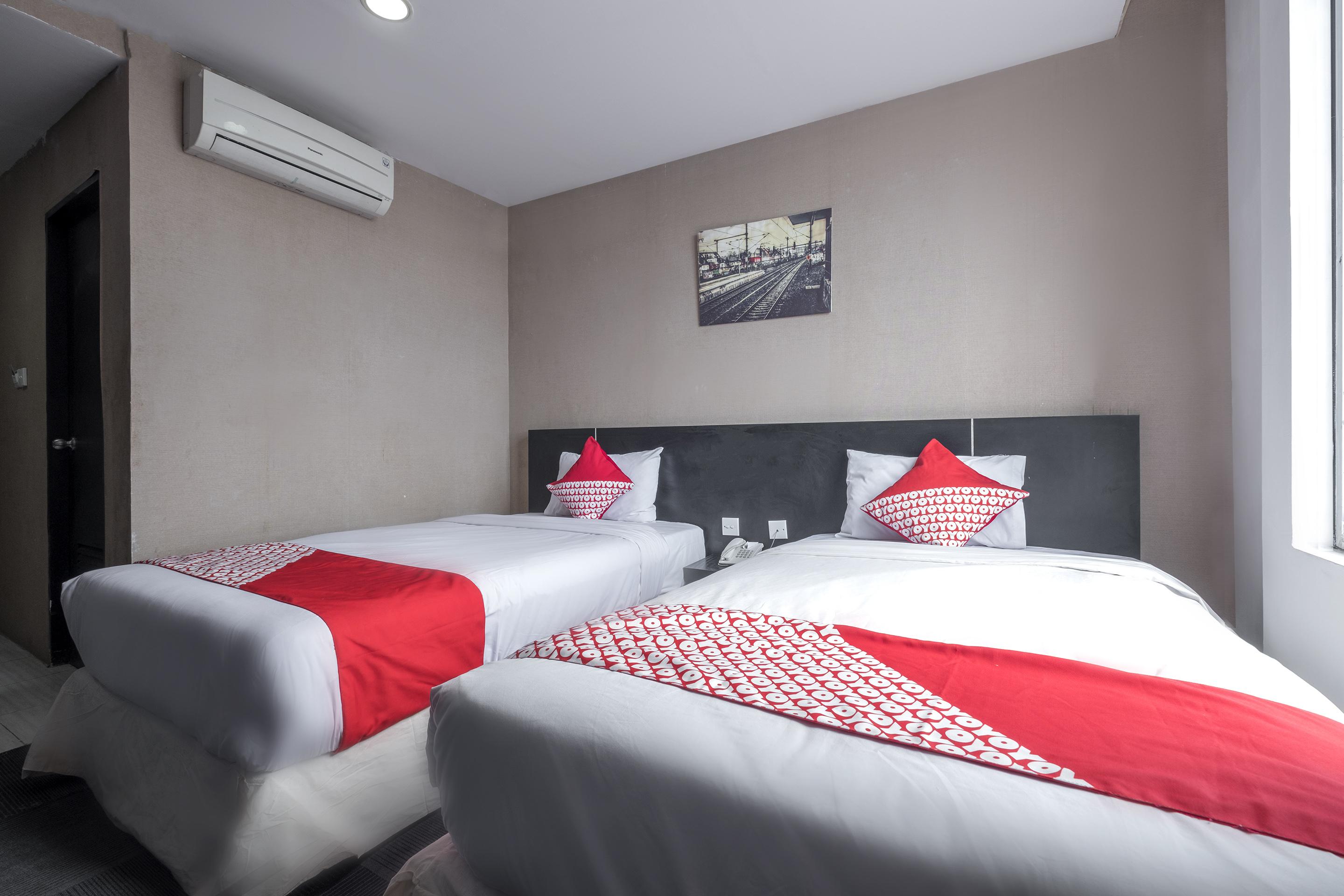 Urbanview Hotel Asyra Makassar Exterior foto