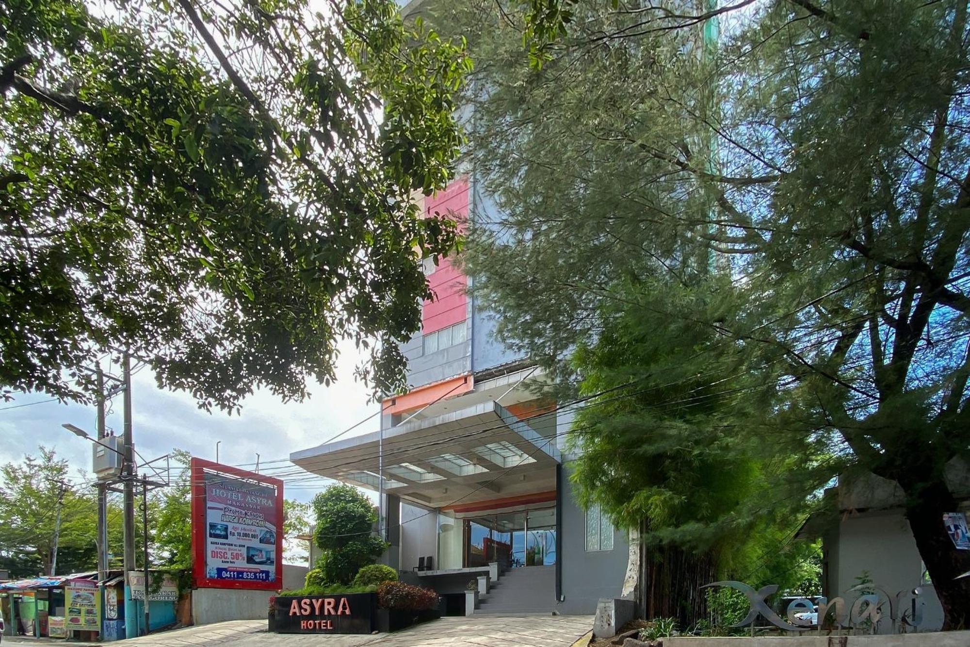 Urbanview Hotel Asyra Makassar Exterior foto