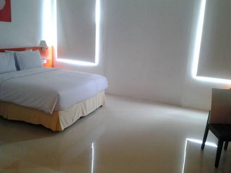 Urbanview Hotel Asyra Makassar Exterior foto